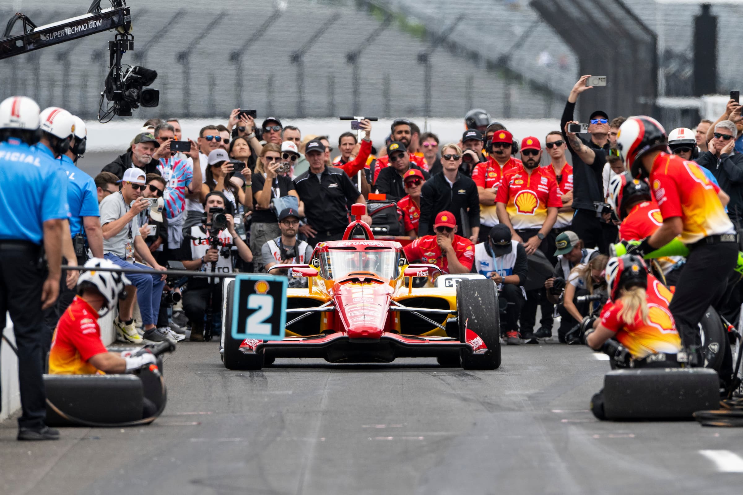 Pit stop challenge and team energy